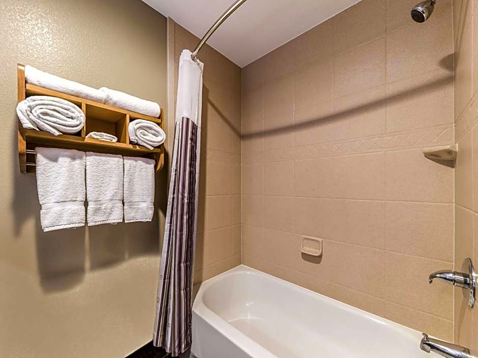 La Quinta Inn & Suites by Wyndham Tulsa - Catoosa