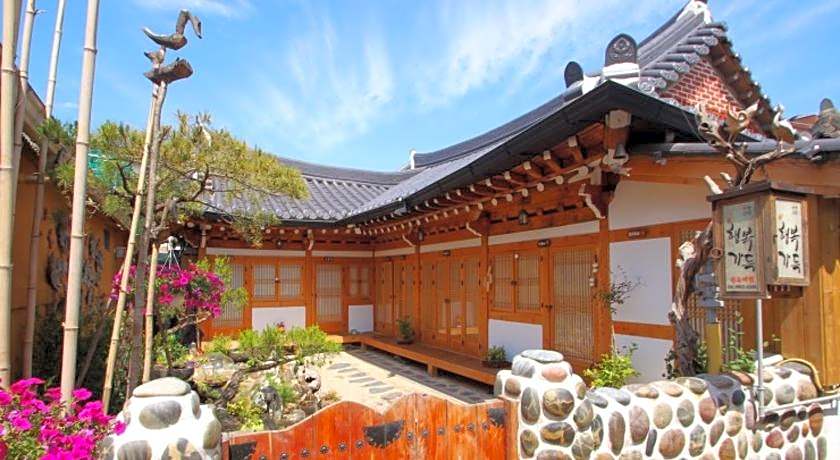 Happiness Full Hanok Guesthouse Jeonju
