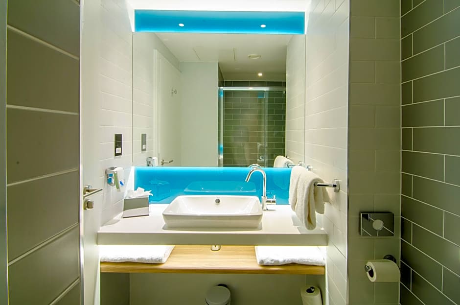 Holiday Inn Express London-Ealing By IHG