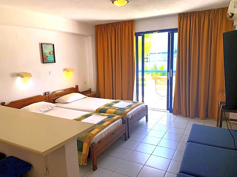 Kassavetis Center - Hotel Studios & Apartments