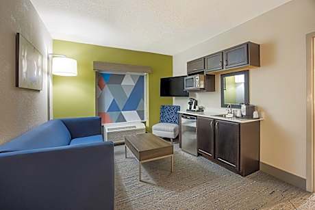 King Bed Suite Non Smoking