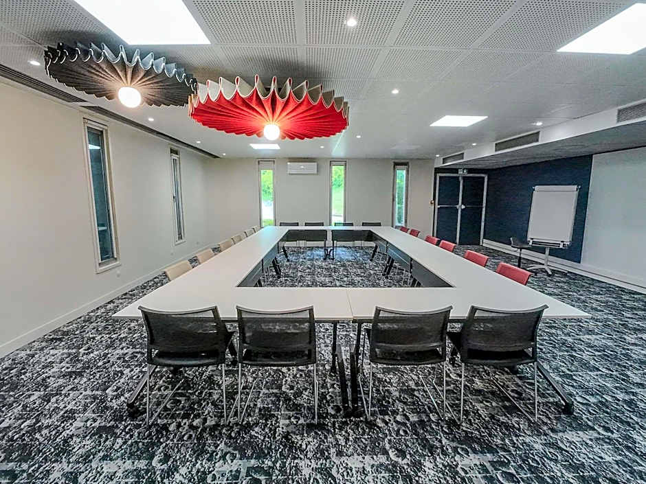 ibis Lyon Est Bron