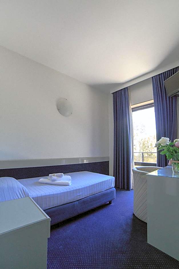 Club Hotel