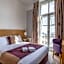 The Carlton Hotel