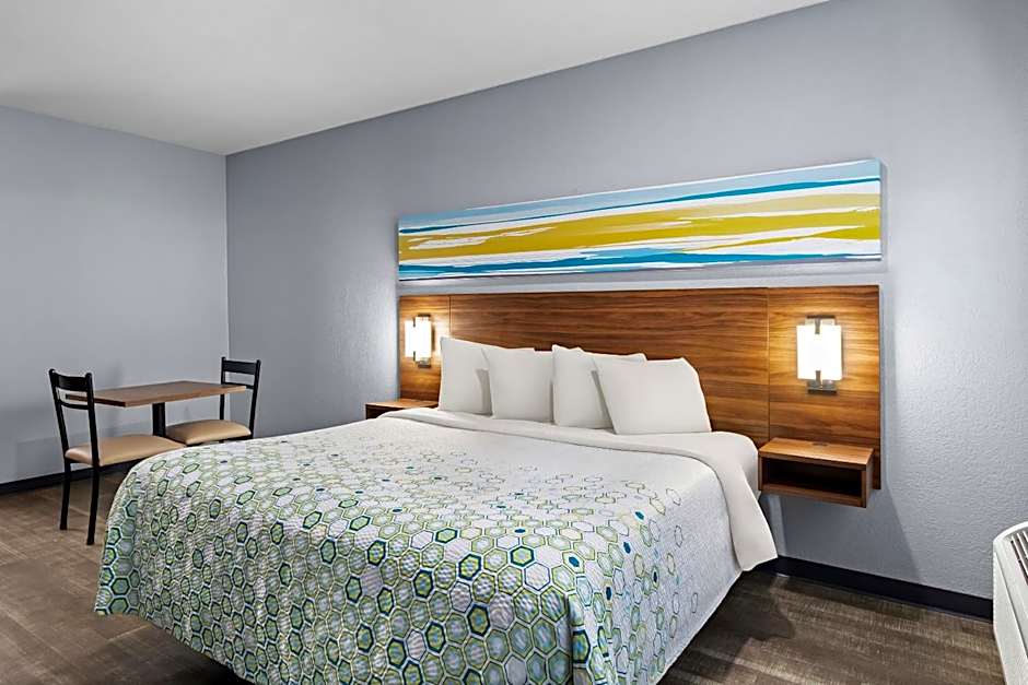 HomeTowne Studios San Antonio E - Frost Bank Center