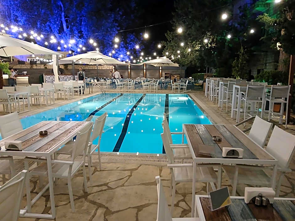 GARDEN HOTEL