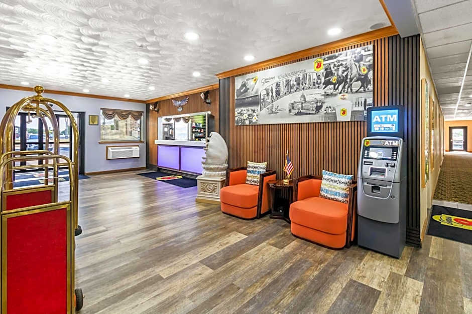 Super 8 by Wyndham Uniontown PA