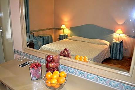 Double Room with Spa Bath