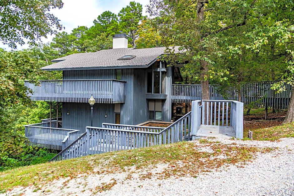 1886 Crescent Hotel and Spa