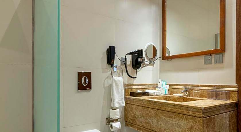 The Gate Hotel and Apartments