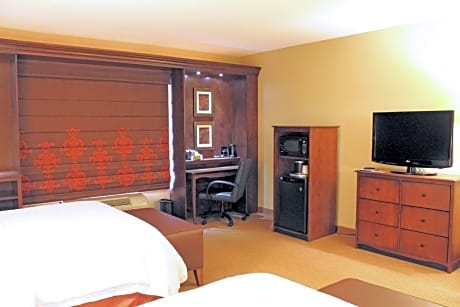 Queen Room with Two Queen Beds - Mobility and Hearing Access/Non-Smoking