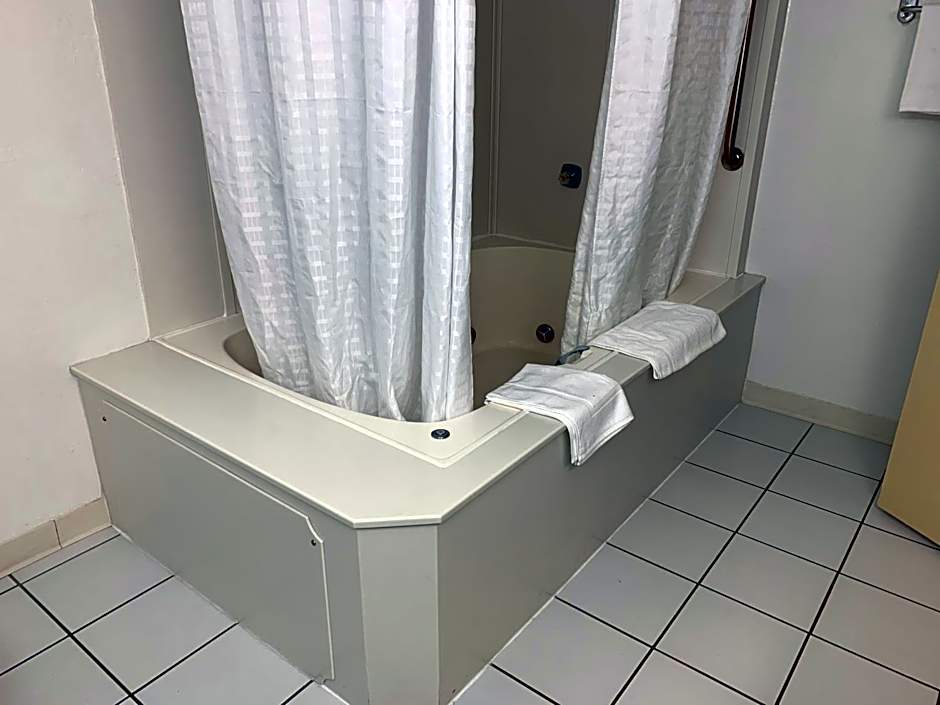 Travelodge by Wyndham Rapid City