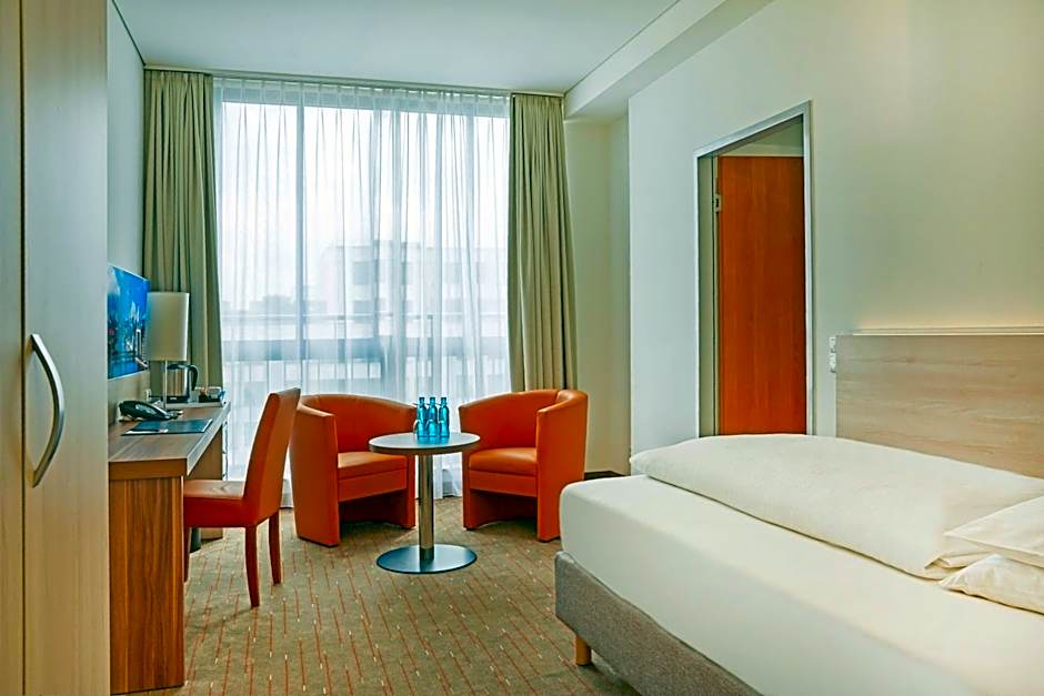 Photo 1 of 6 of Junior Suite