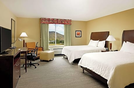 2 Queen Beds