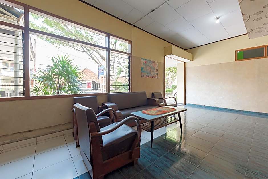 RedDoorz Syariah @ Hotel Budi Family