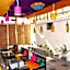 La Casa Hotel