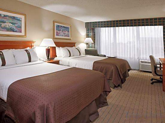 Four Points by Sheraton Cleveland Airport