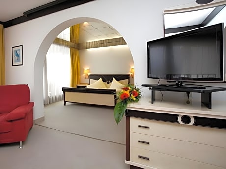 One-Bedroom Apartment with Balcony