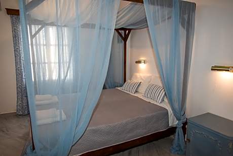 Apartment with Garden View