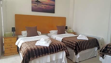 Basic Triple Room with Shared Bathroom