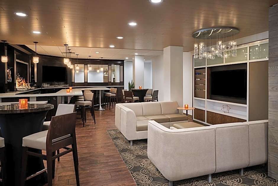 Holiday Inn Alexandria at Carlyle By IHG