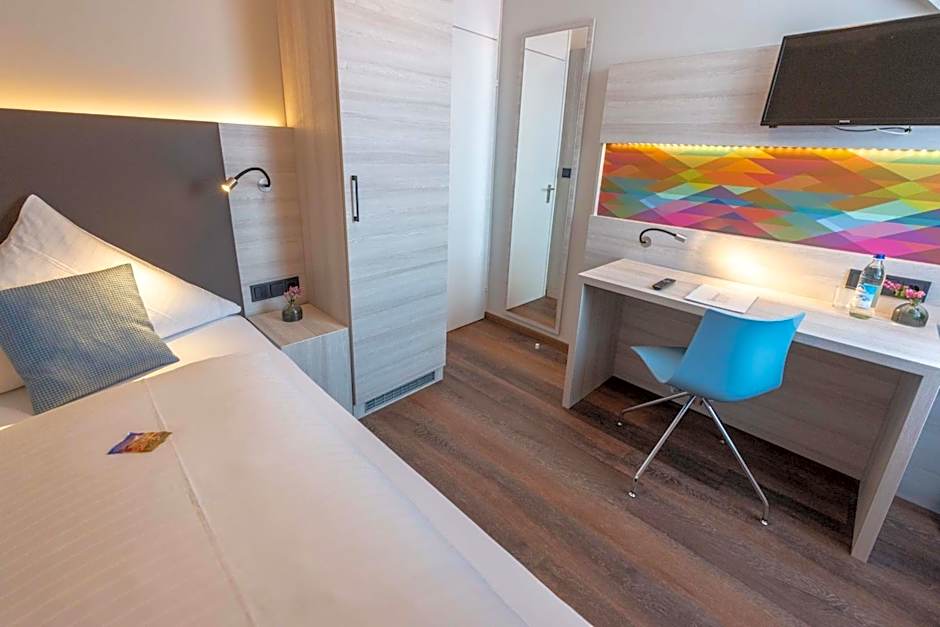 Photo 1 of 1 of Single Room