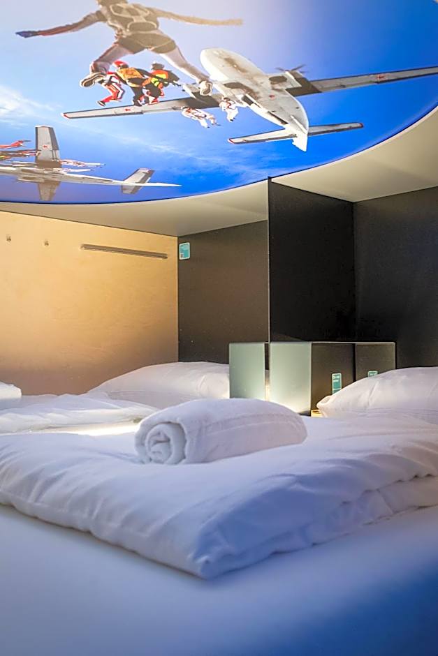 Capsule Hotel - Lucerne TheLAB