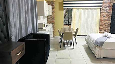 Deluxe Double or Twin Room with Mountain View