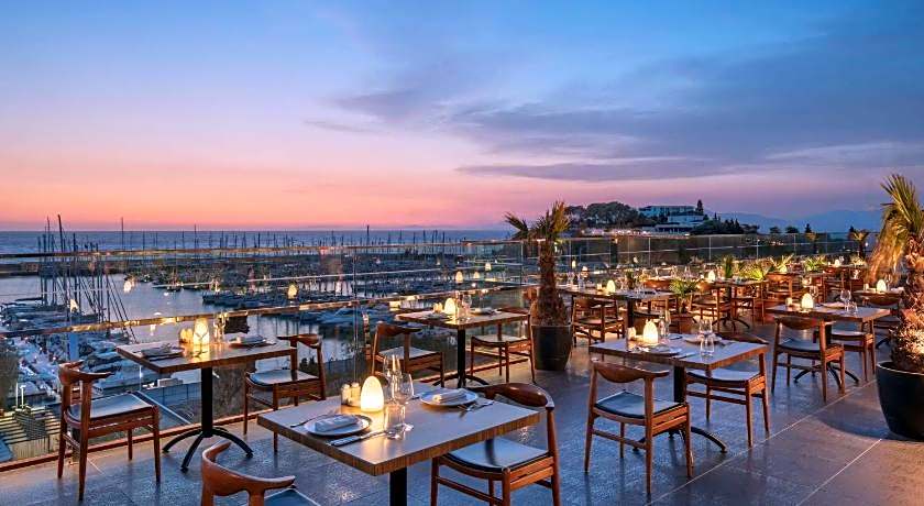 DoubleTree By Hilton Kusadasi