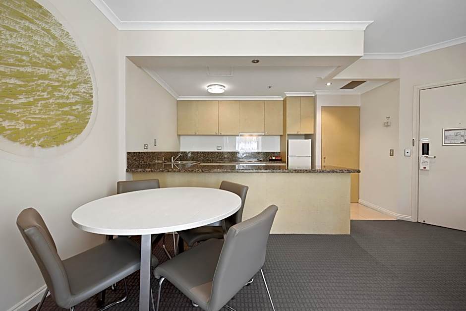 Clarion Suites Gateway
