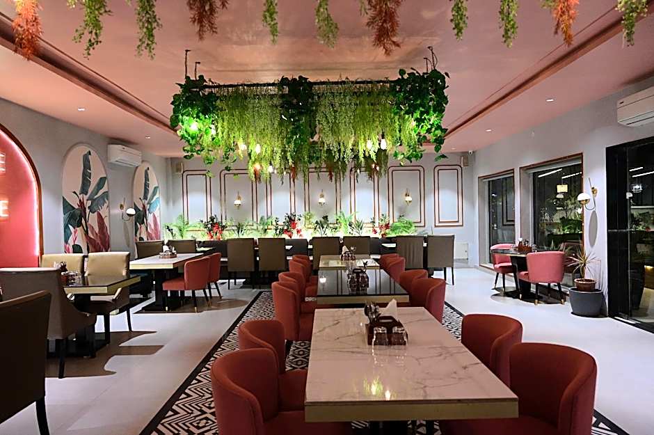 The Ambassador - Hotel & Conference Center