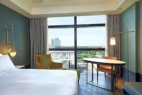 Deluxe King Room - High Floor
