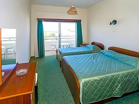 Triple Room (3 Adults)