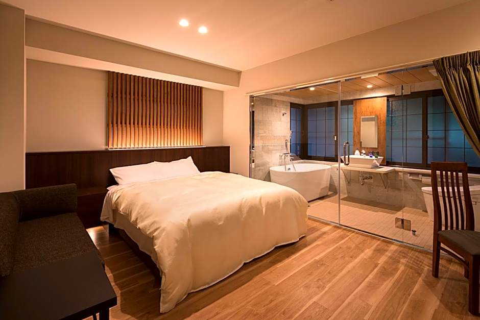 Photo 1 of 5 of Standard 1 Queen Bed
