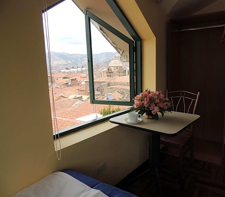Cusco Plaza Nazarenas