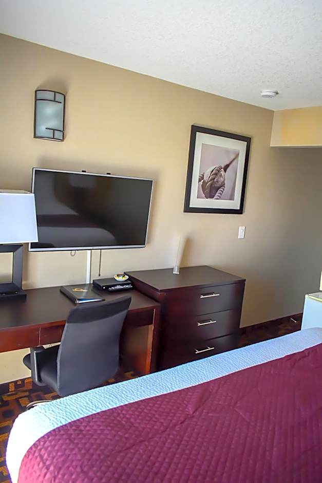 Days Inn by Wyndham Sylvan Lake