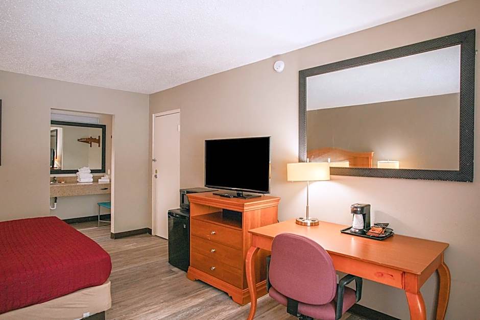 OYO hotel Greensboro east I 40