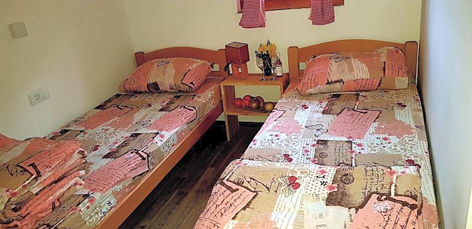 1 Double Bed or 2 Beds — 4 fotoğraftan 1. fotoğraf
