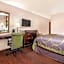 Super 8 by Wyndham San Antonio/I-35 North