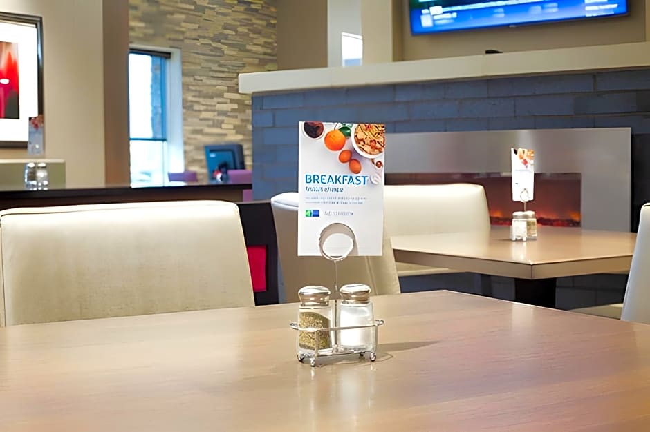 Holiday Inn Express Fargo SW - I-94 Medical Center By IHG