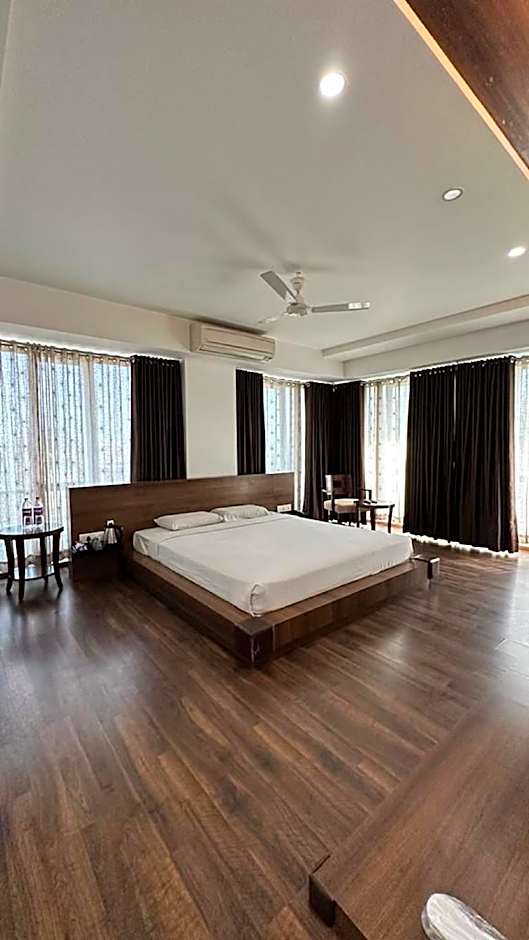 Hotel 3 Leaves
