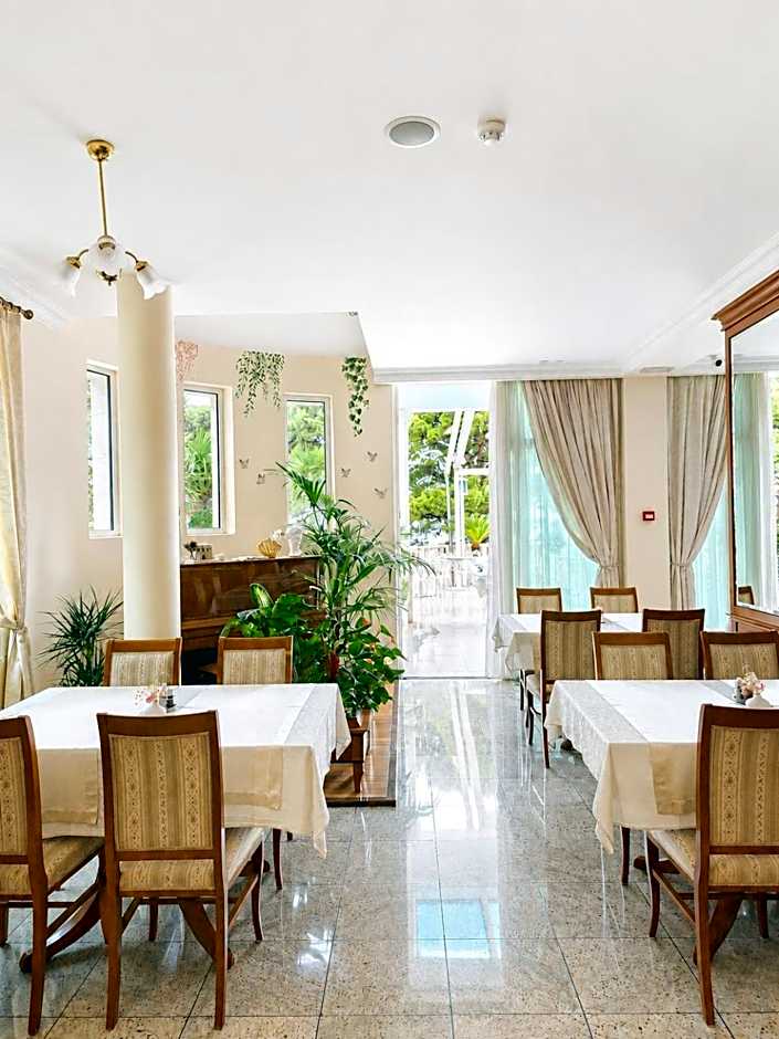 Hotel Bacchus