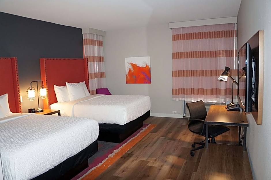 La Quinta Inn & Suites by Wyndham Lewisville