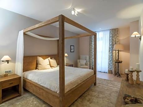 Deluxe Two-Bedroom Chalet Suite