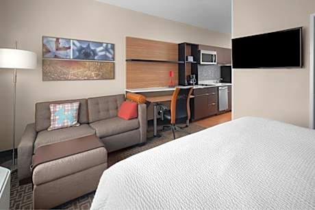 Studio, 1 King, Sofa bed