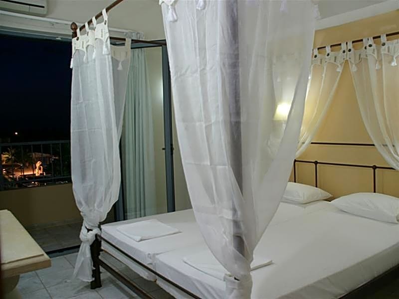 Golden Bay Boutique Hotel & Bungalows