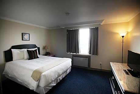 Executive Queen Suite