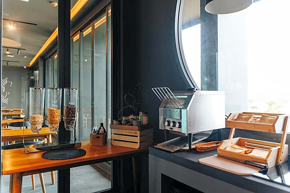 Blu Monkey Hub and Hotel Laguna, Bangtao Phuket