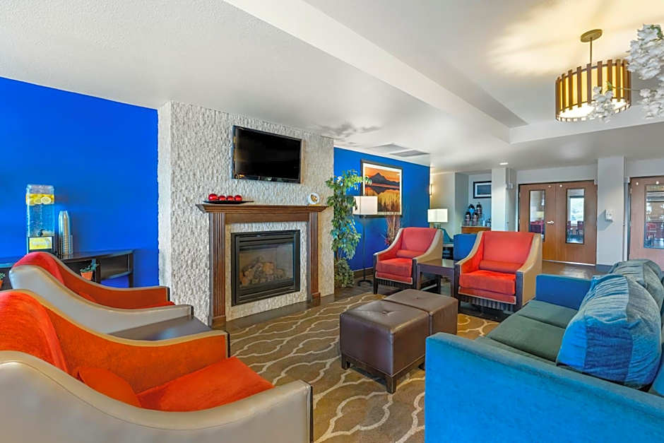 Comfort Suites Redding - Shasta Lake