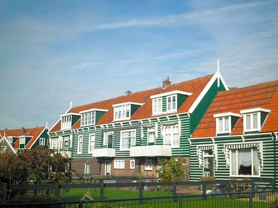 B&B HutSpot
